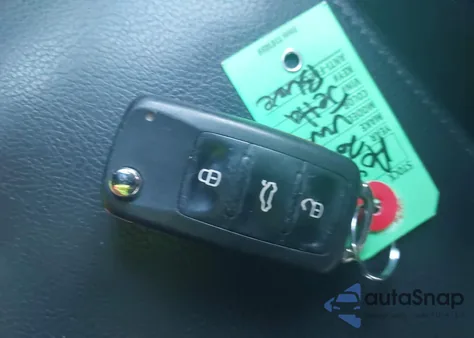 2015 Volkswagen Jetta 1.8T Se z USA, uszkodzony, nr VIN 3VWD17AJ5FM295436